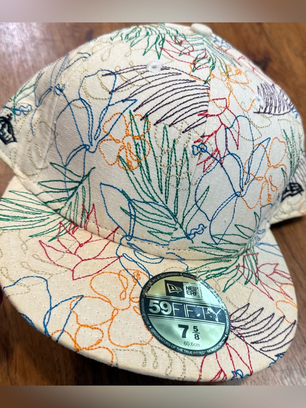 Fitted Hawai’i Hat 84 Skate RARE Floral Embroidery New Era 7 5/8 White Authentic